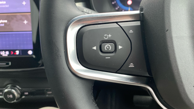 Volvo XC40 2.0 B3P Plus Dark 5dr Auto Petrol Estate